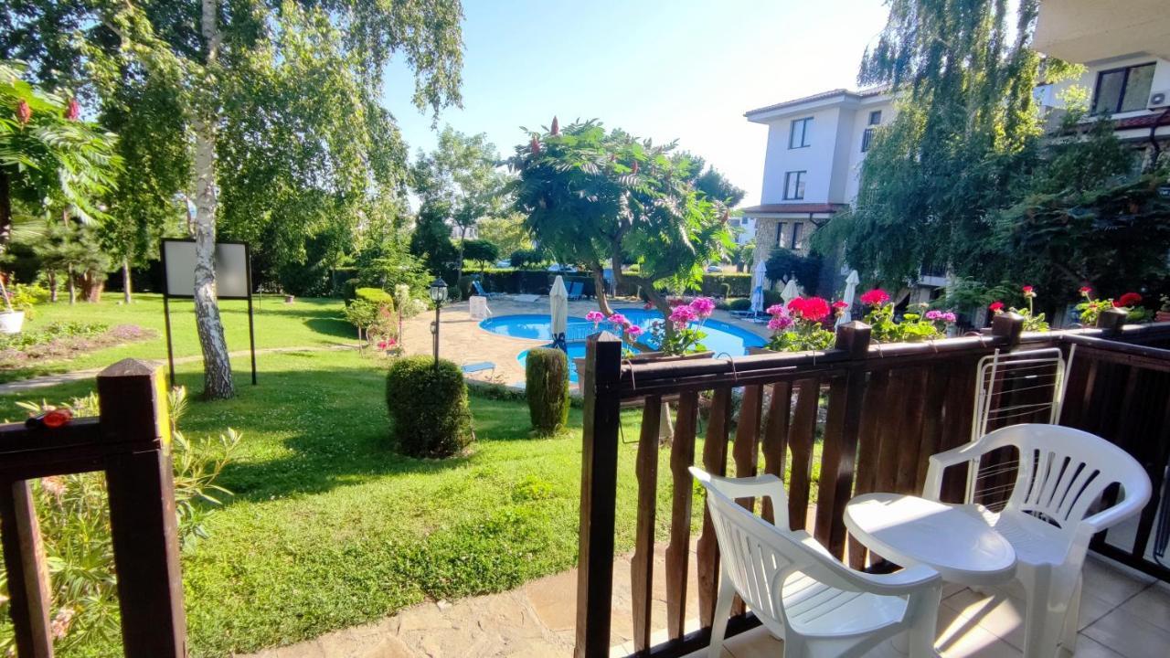 Marina Delfin Apartments - Top Location & Pet Friendly Sveti Vlas Esterno foto