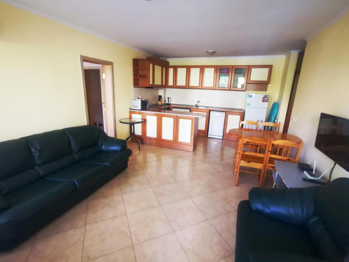 Marina Delfin Apartments - Top Location & Pet Friendly Sveti Vlas Esterno foto