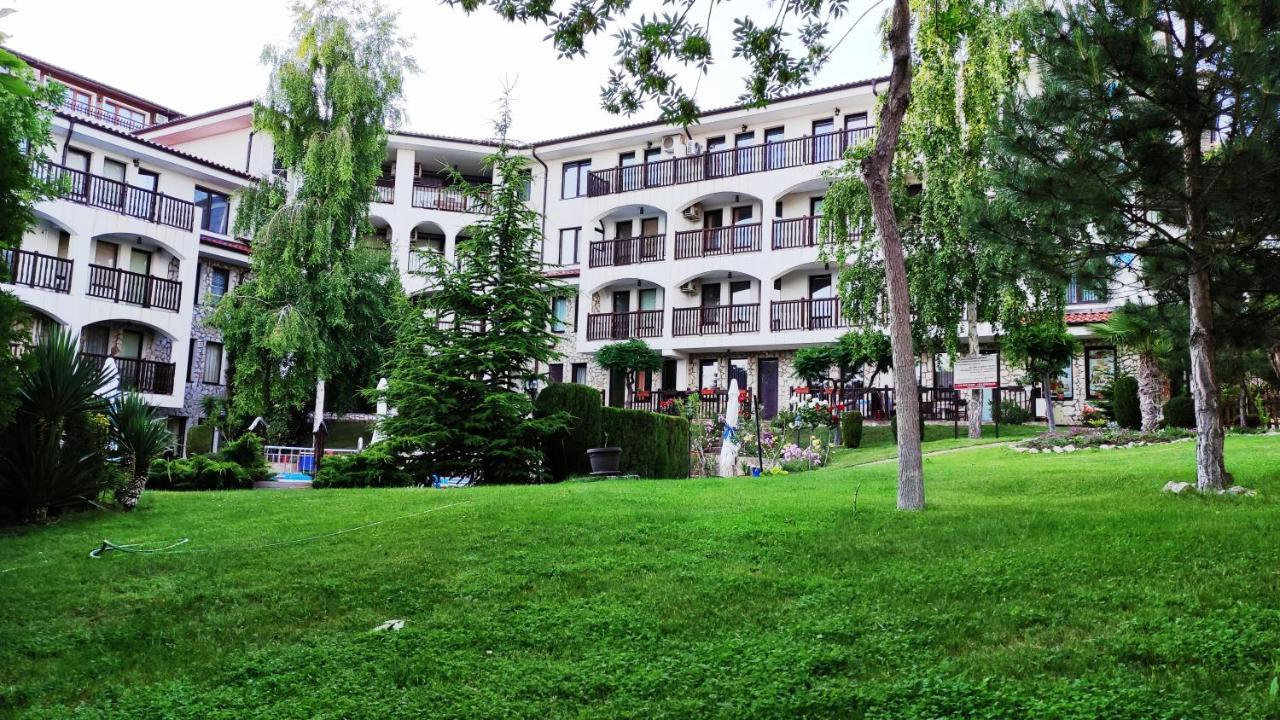 Marina Delfin Apartments - Top Location & Pet Friendly Sveti Vlas Esterno foto