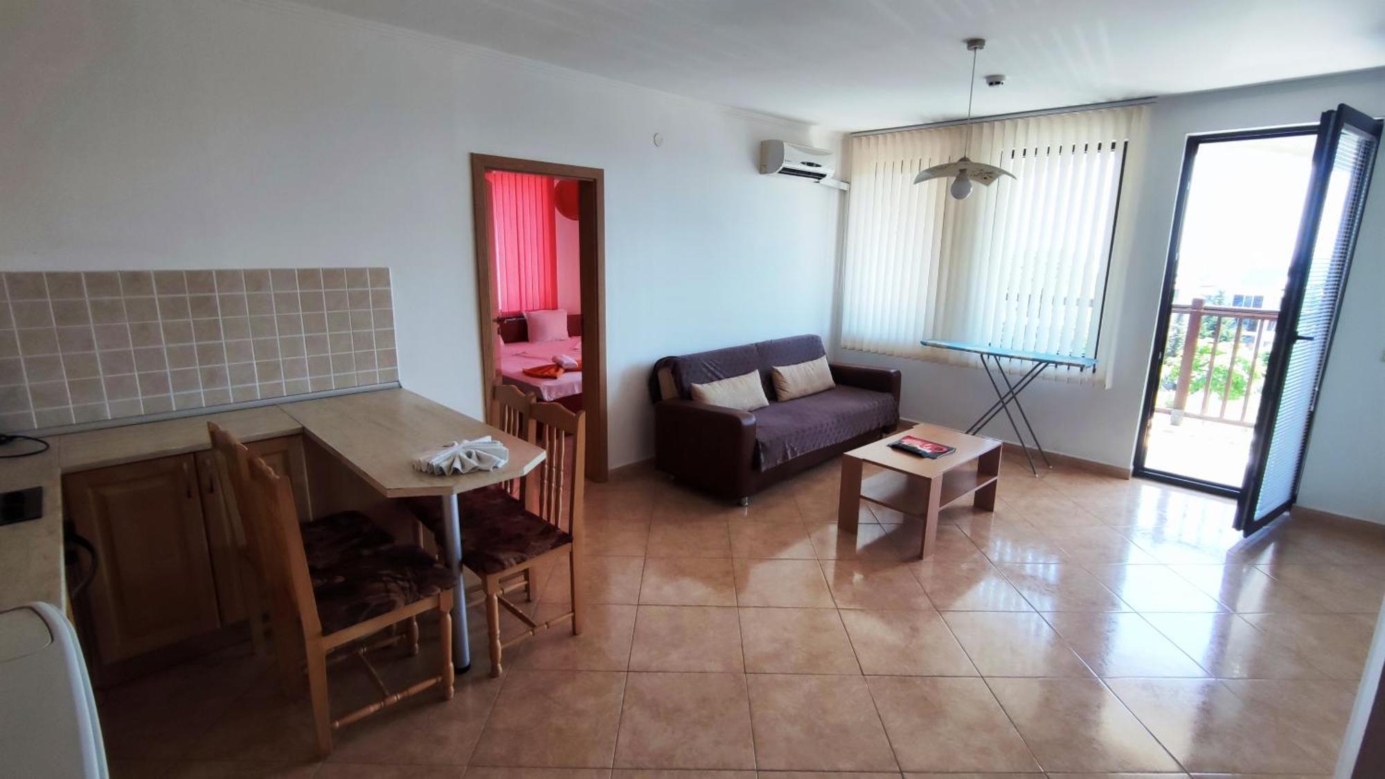 Marina Delfin Apartments - Top Location & Pet Friendly Sveti Vlas Esterno foto
