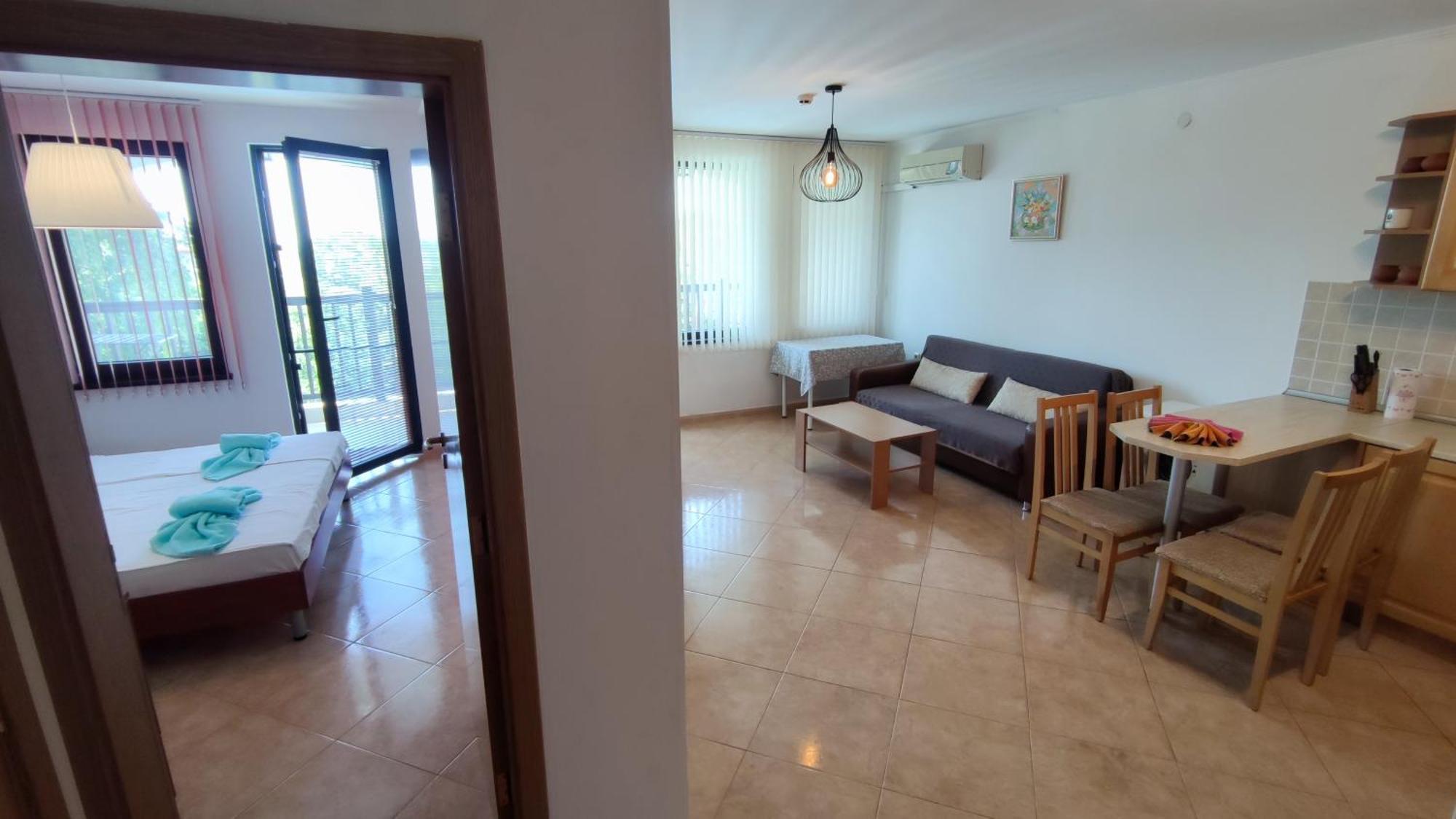 Marina Delfin Apartments - Top Location & Pet Friendly Sveti Vlas Esterno foto