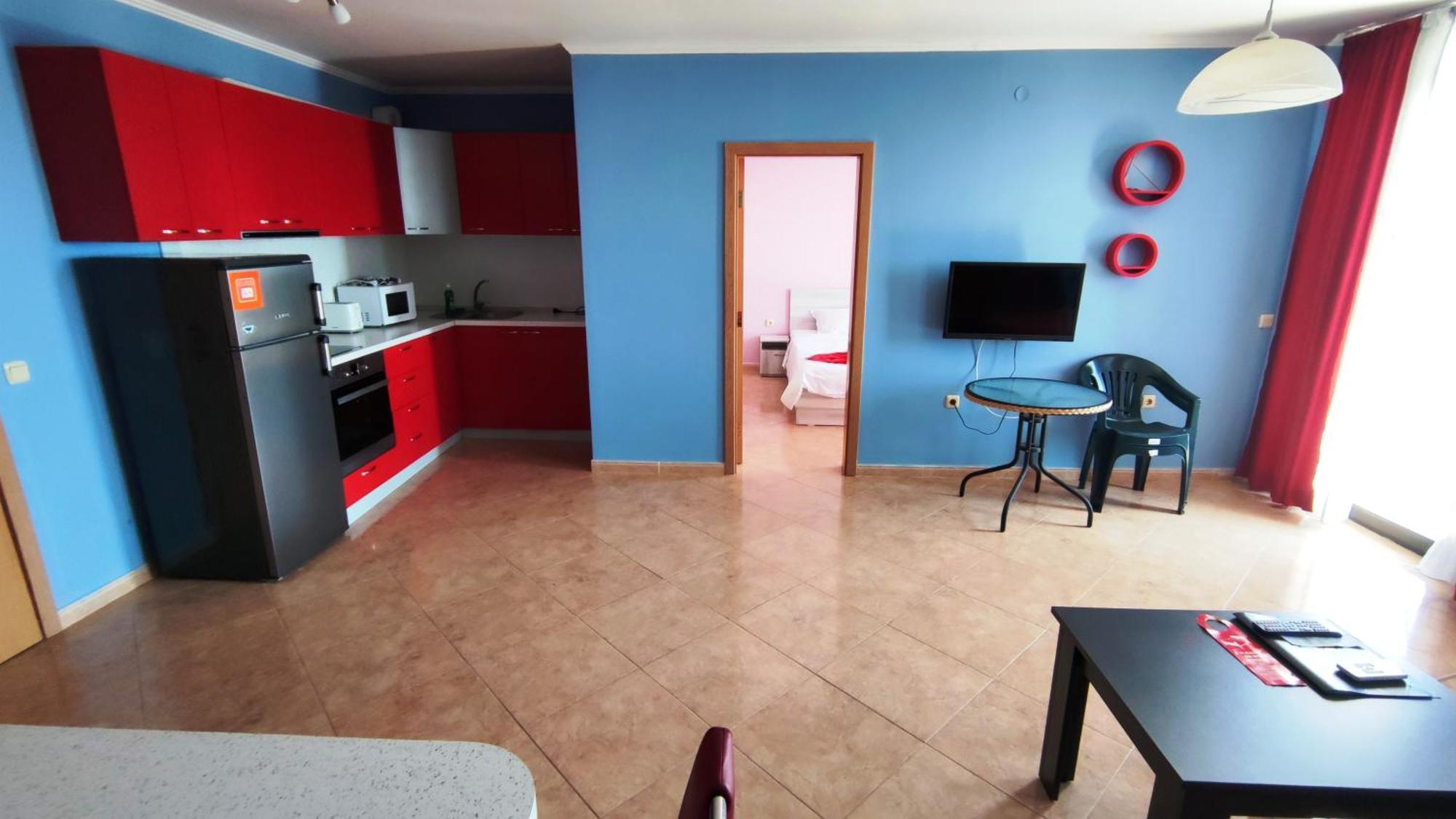 Marina Delfin Apartments - Top Location & Pet Friendly Sveti Vlas Esterno foto