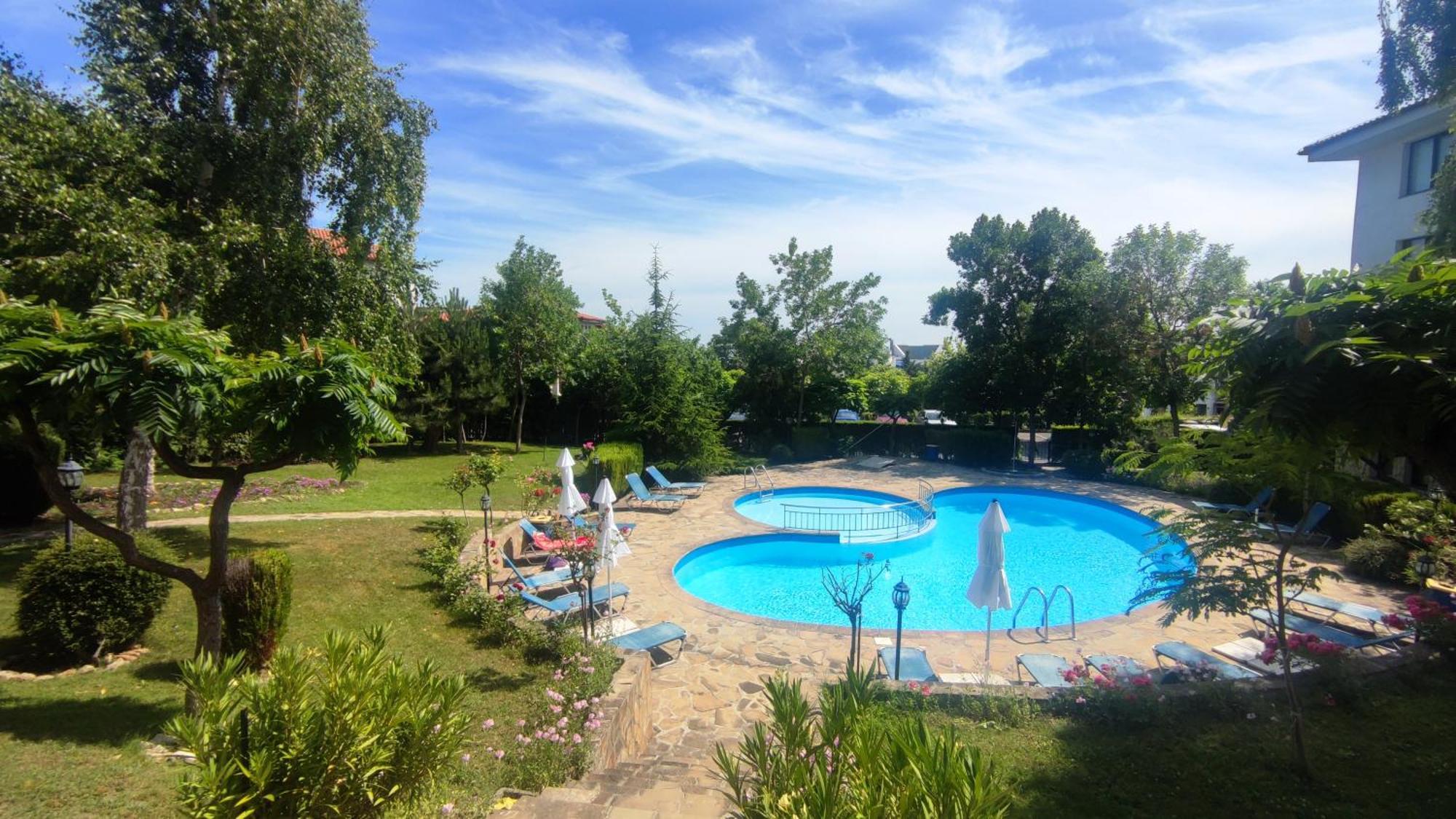 Marina Delfin Apartments - Top Location & Pet Friendly Sveti Vlas Esterno foto