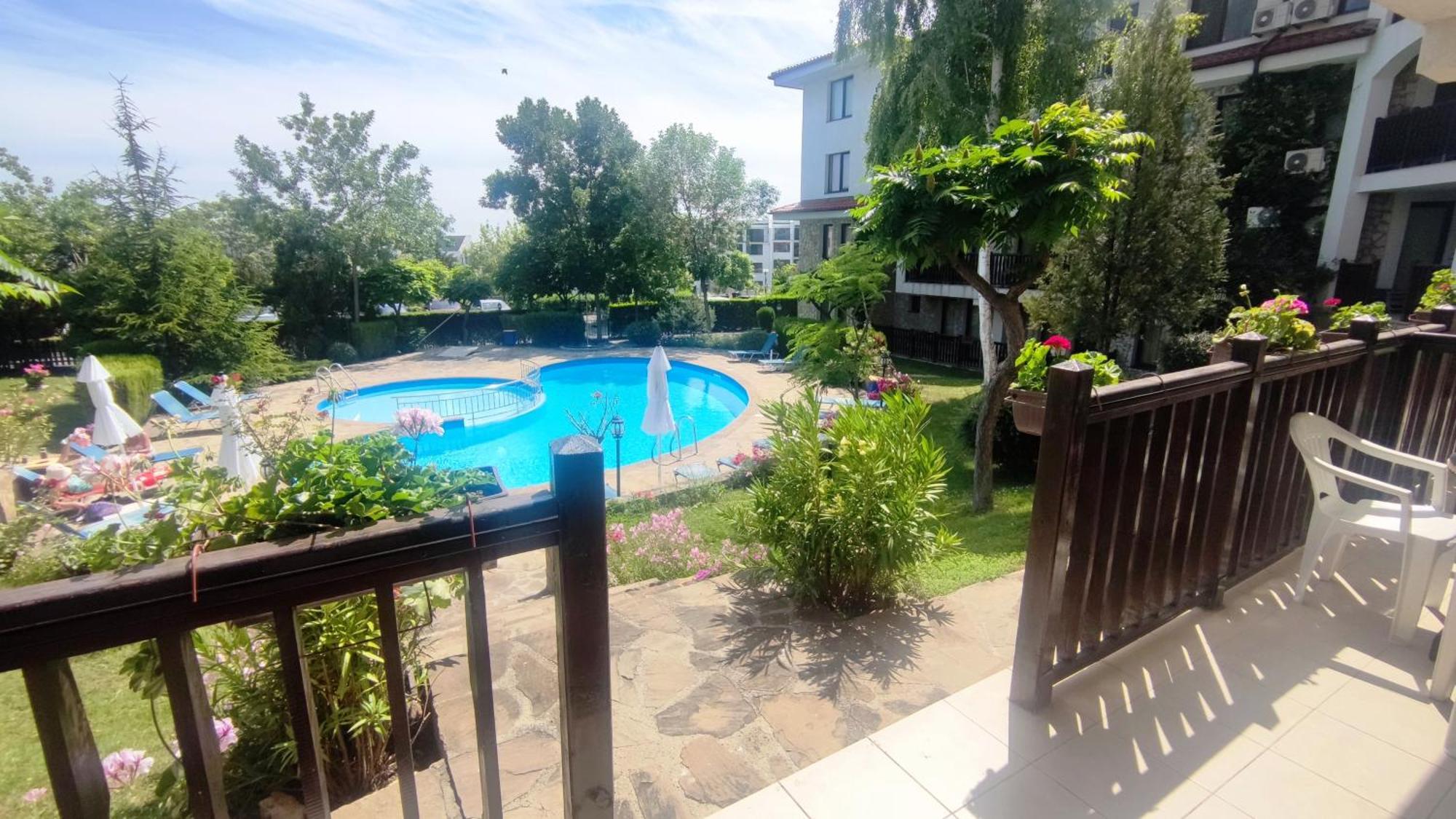 Marina Delfin Apartments - Top Location & Pet Friendly Sveti Vlas Esterno foto