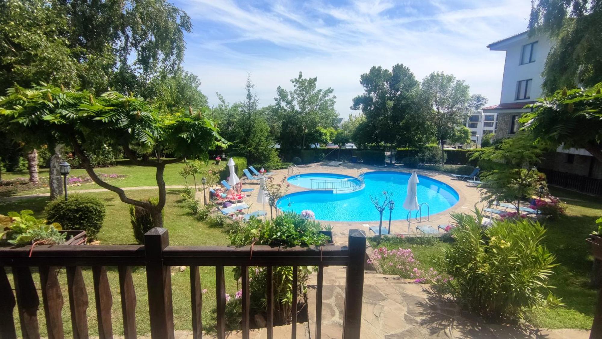 Marina Delfin Apartments - Top Location & Pet Friendly Sveti Vlas Esterno foto