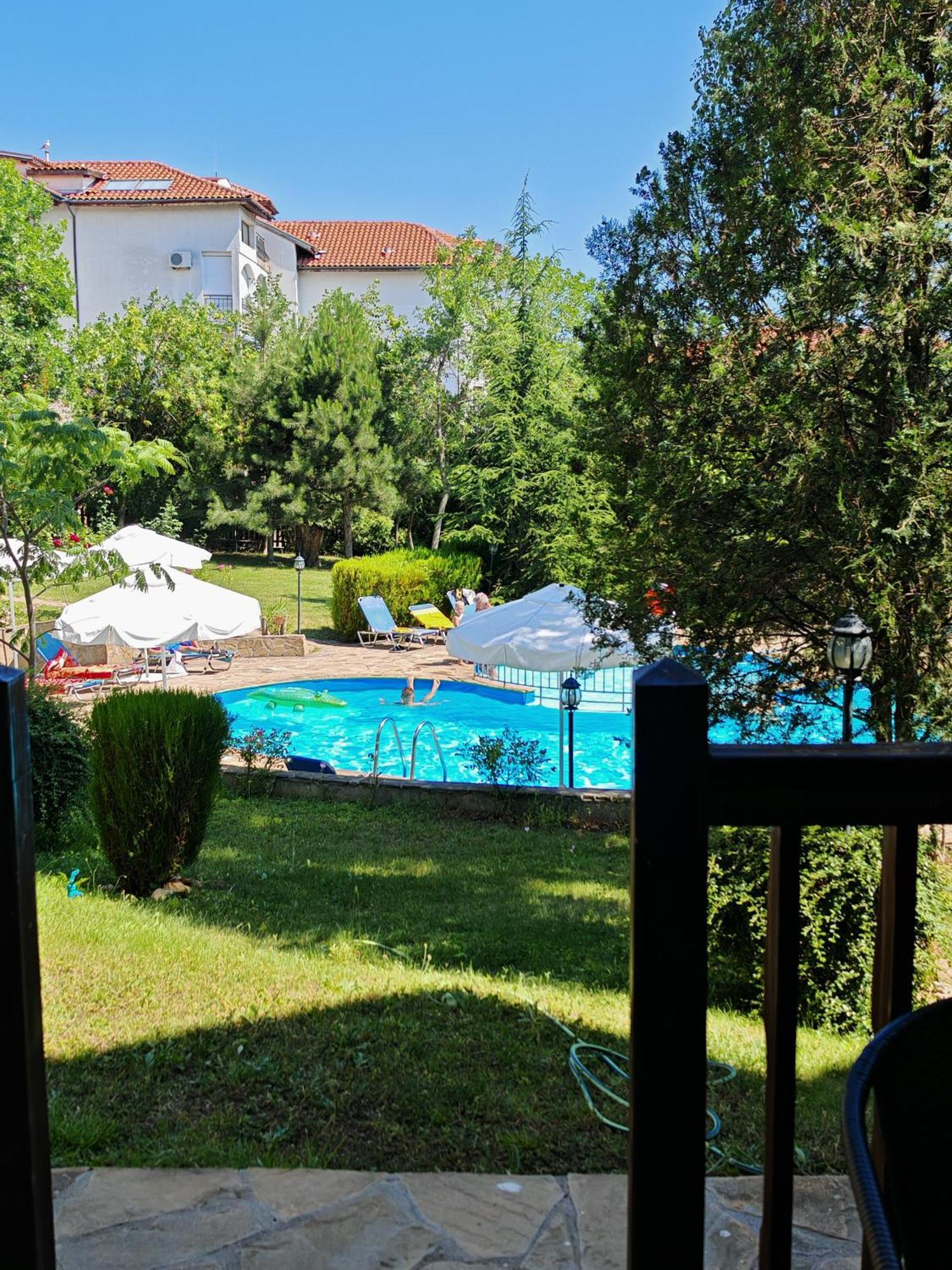 Marina Delfin Apartments - Top Location & Pet Friendly Sveti Vlas Esterno foto