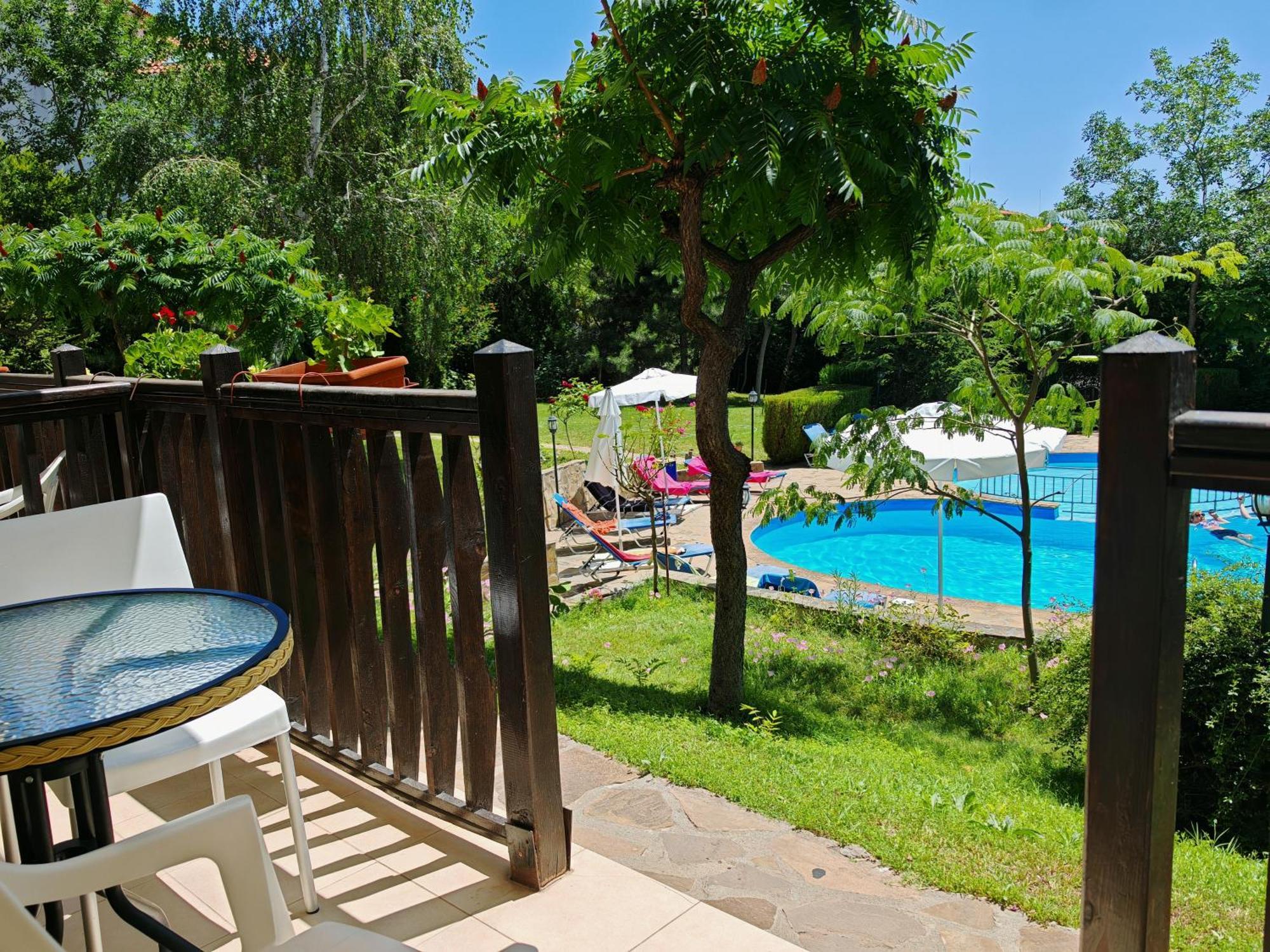 Marina Delfin Apartments - Top Location & Pet Friendly Sveti Vlas Esterno foto