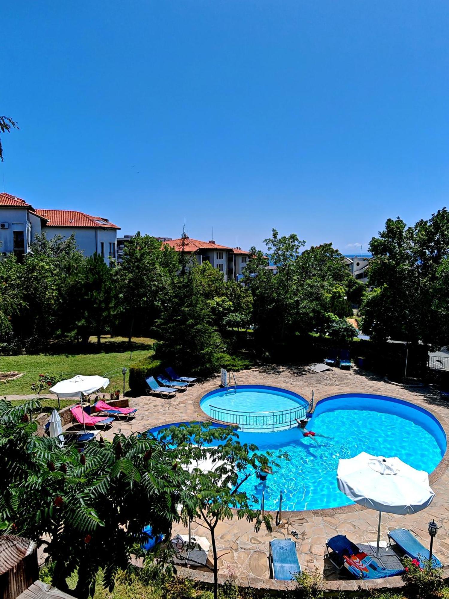 Marina Delfin Apartments - Top Location & Pet Friendly Sveti Vlas Esterno foto
