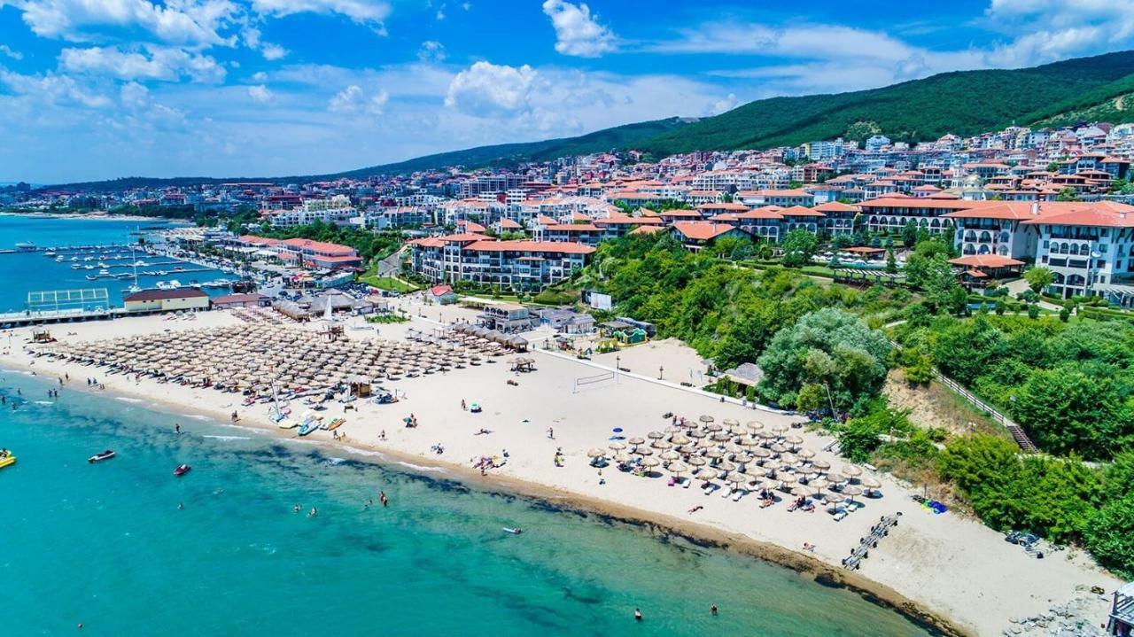 Marina Delfin Apartments - Top Location & Pet Friendly Sveti Vlas Esterno foto